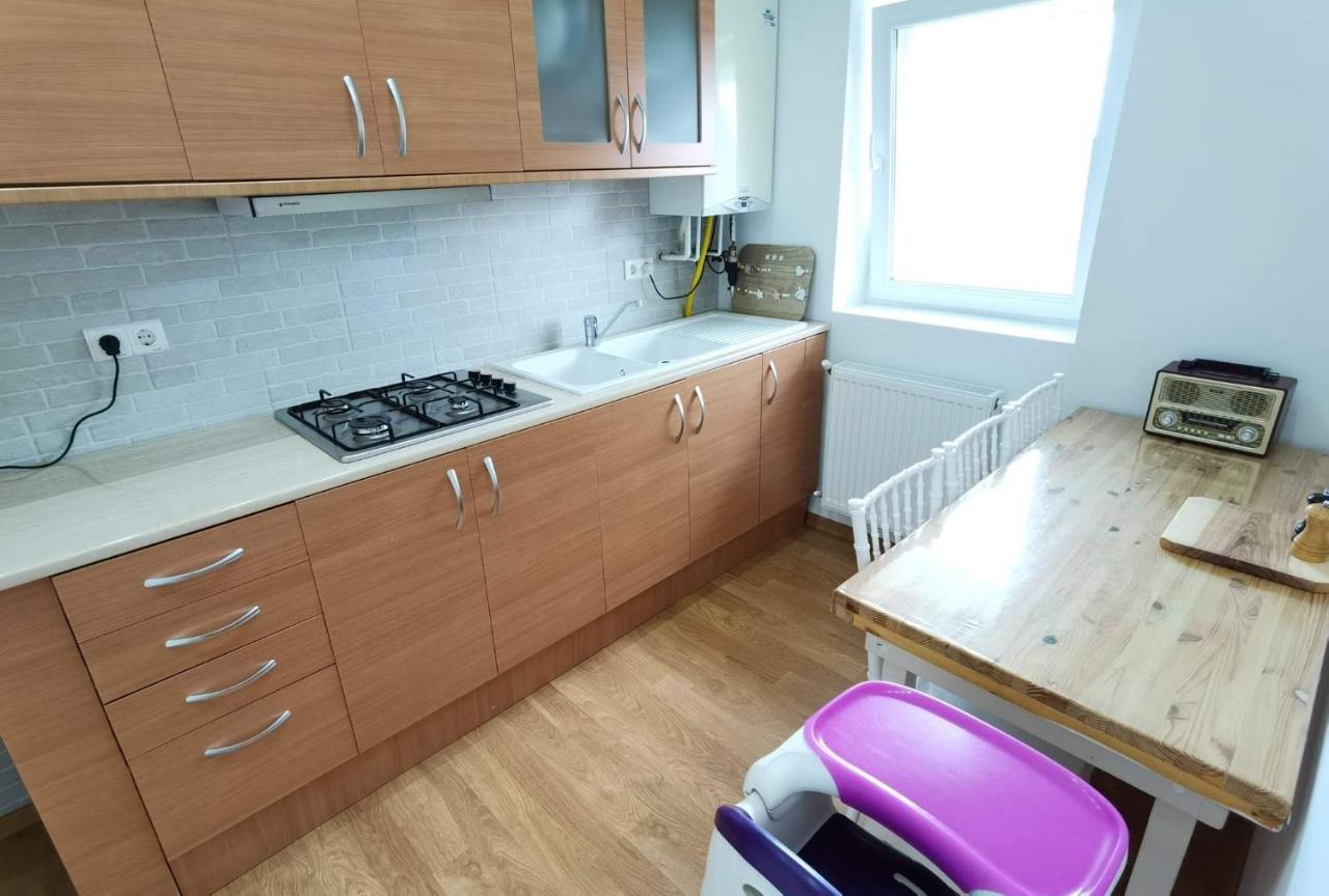 Apartament 2 Camere - Casa Divertis ブザウ エクステリア 写真