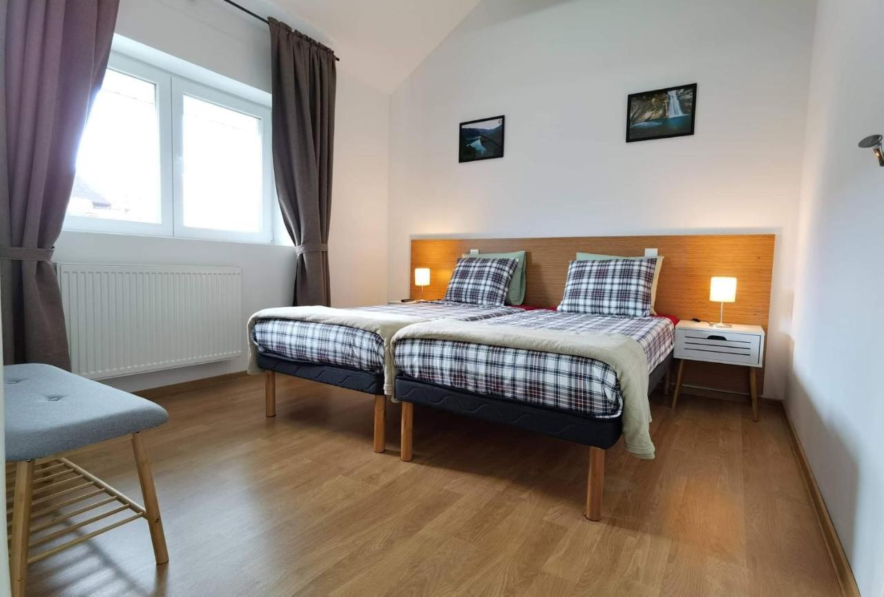 Apartament 2 Camere - Casa Divertis ブザウ エクステリア 写真