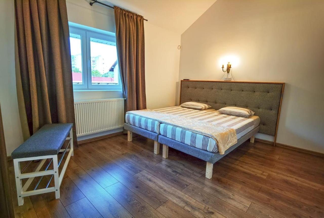 Apartament 2 Camere - Casa Divertis ブザウ エクステリア 写真