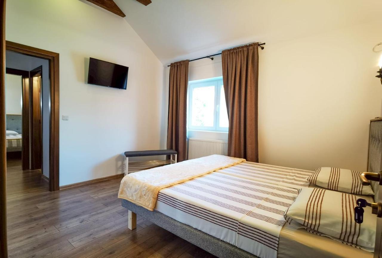 Apartament 2 Camere - Casa Divertis ブザウ エクステリア 写真