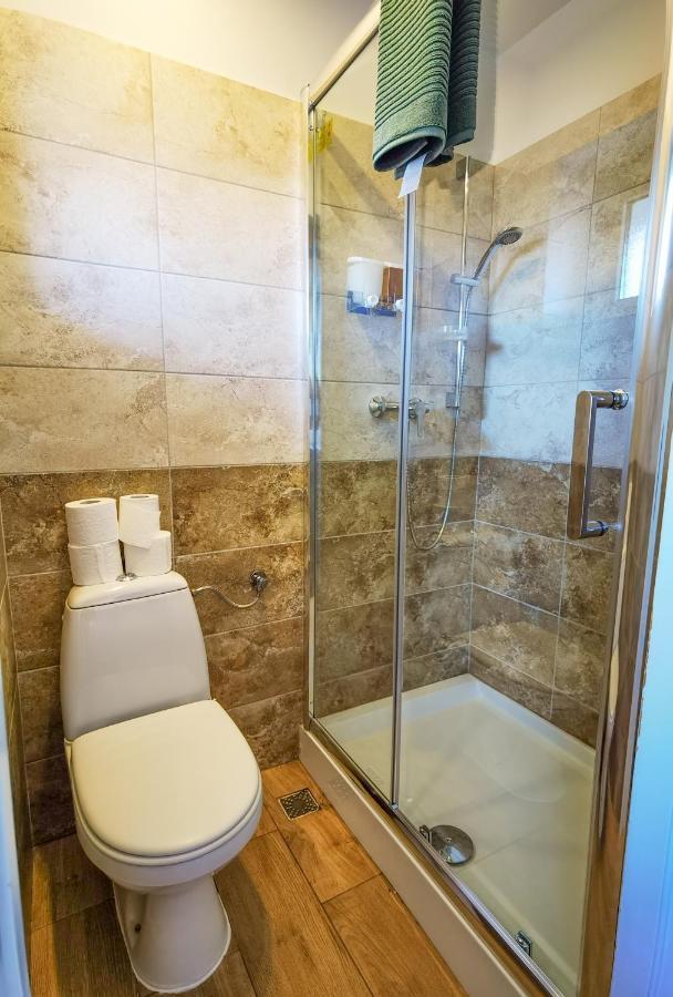 Apartament 2 Camere - Casa Divertis ブザウ エクステリア 写真